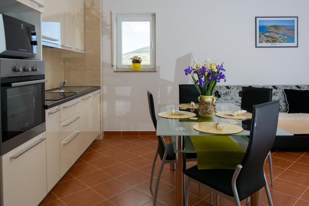 Apartments Mijo Трогир Номер фото